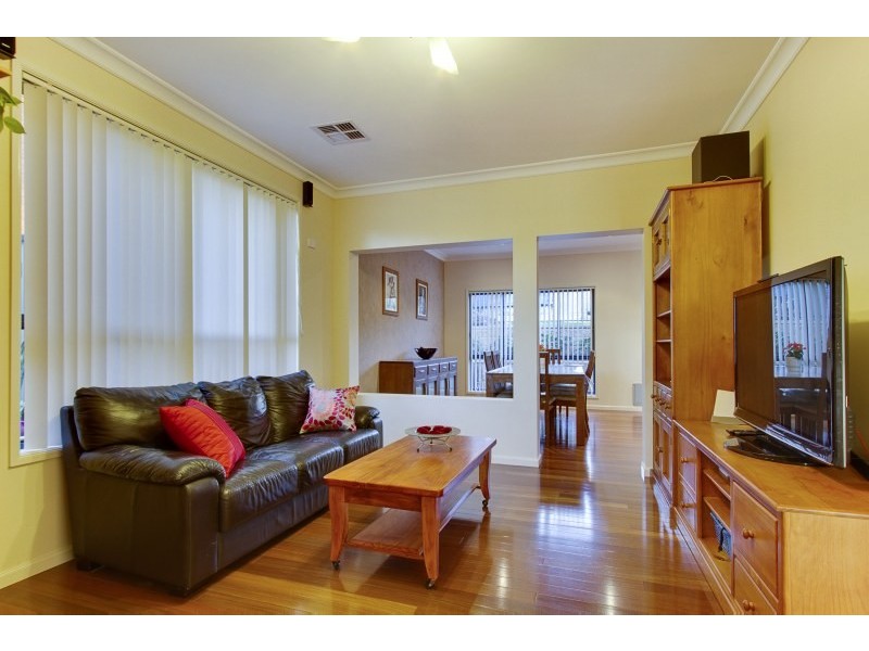 8 Kelvin Grove, Winston Hills NSW 2153