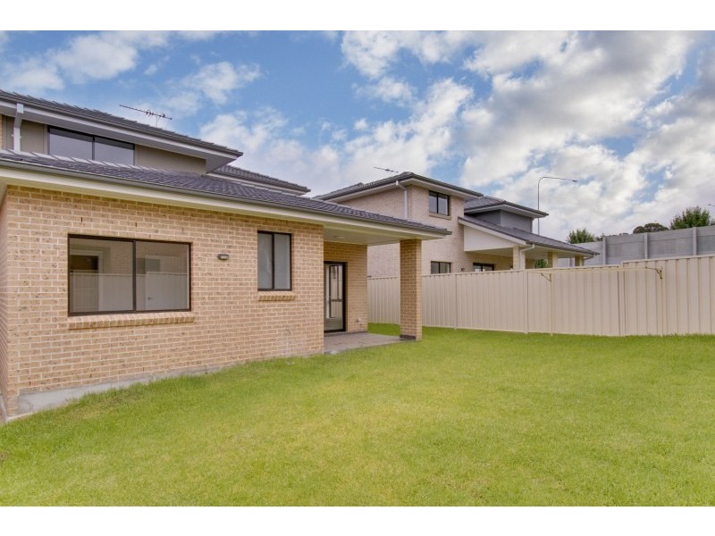 8 Roselea Street, Glenwood NSW 2768