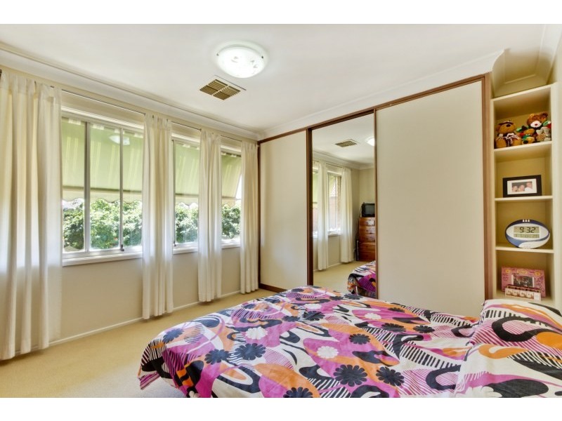 6 Woodlawn Drive, Toongabbie NSW 2146