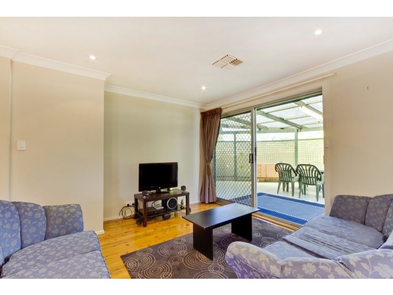 6 Woodlawn Drive, Toongabbie NSW 2146