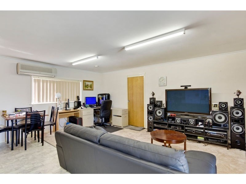 22 Merryl Avenue, Old Toongabbie NSW 2146