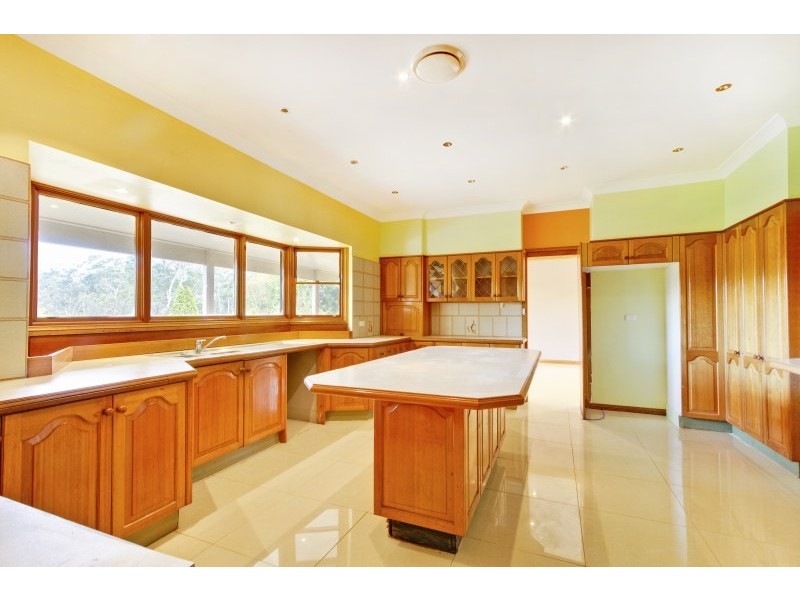 8 Taylors Road, Dural NSW 2158