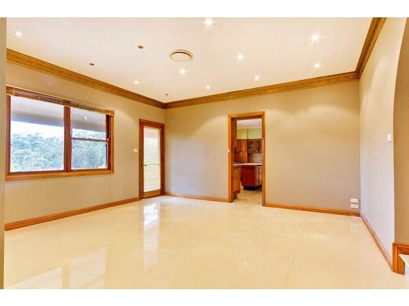 8 Taylors Road, Dural NSW 2158