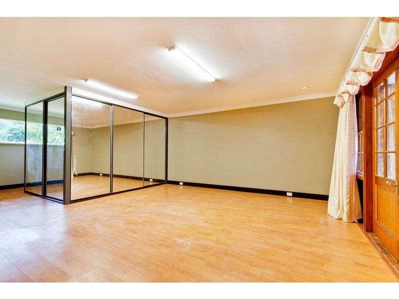 8 Taylors Road, Dural NSW 2158