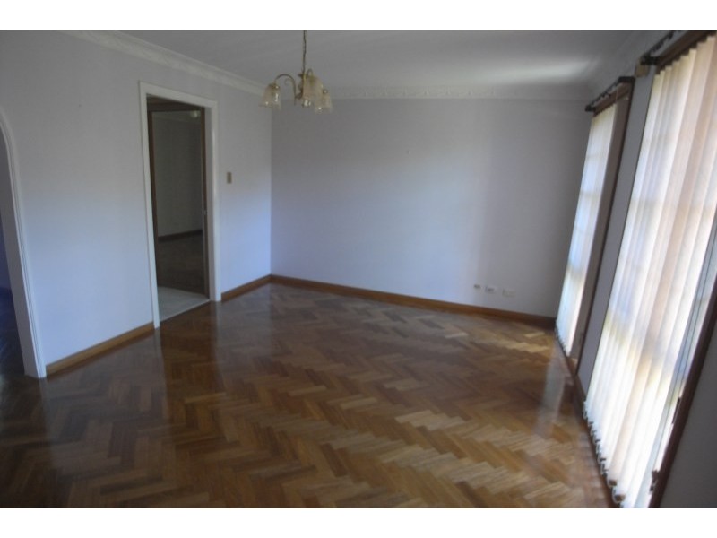 18 Batavia Place, Baulkham Hills NSW 2153