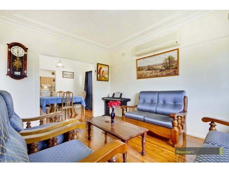 2 Carnation Avenue, Old Guildford NSW 2161