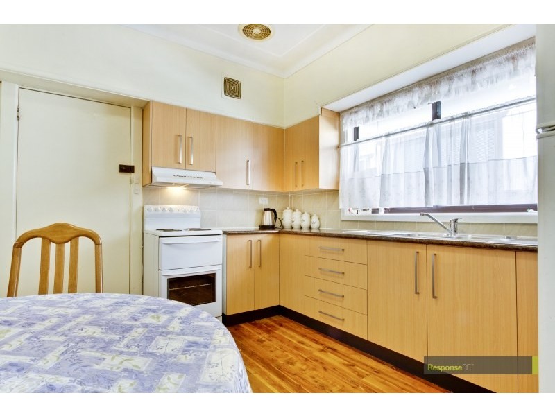 2 Carnation Avenue, Old Guildford NSW 2161