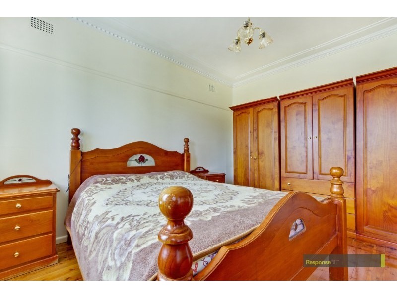 2 Carnation Avenue, Old Guildford NSW 2161