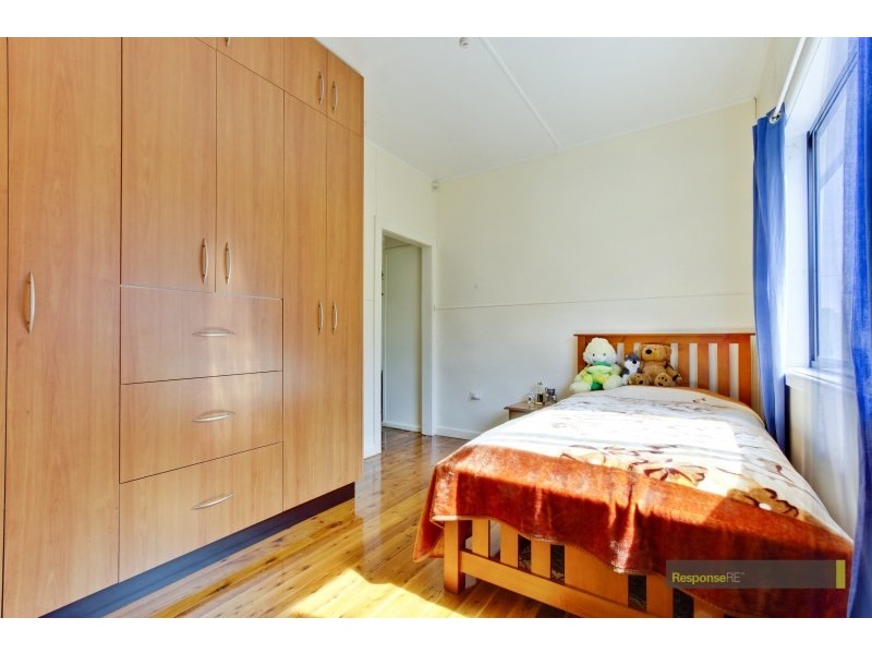 2 Carnation Avenue, Old Guildford NSW 2161