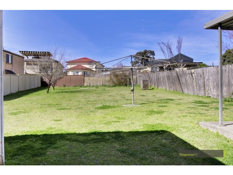 2 Carnation Avenue, Old Guildford NSW 2161