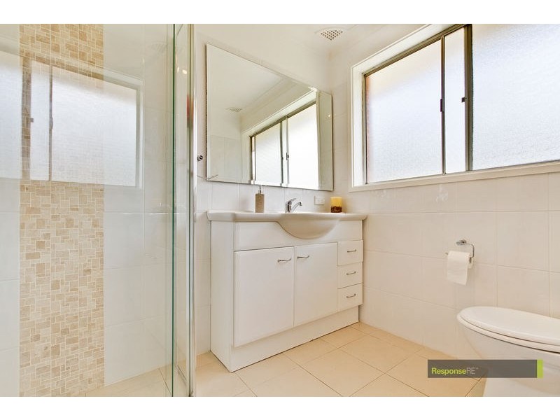 8 Kempe Parade, Kings Langley NSW 2147