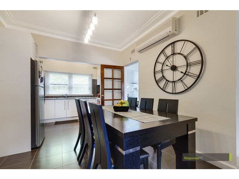 6 Balmoral Road, Northmead NSW 2152