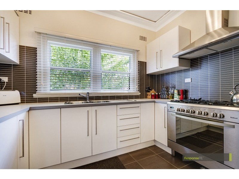 6 Balmoral Road, Northmead NSW 2152