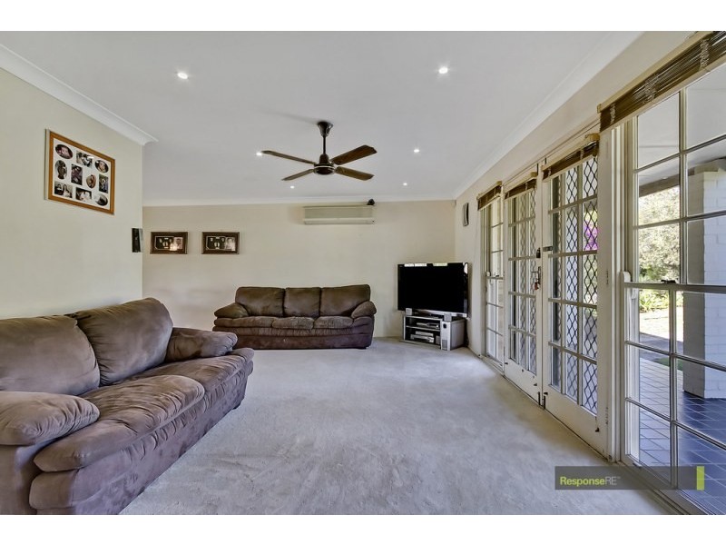 25 Holburn Crescent, Kings Langley NSW 2147