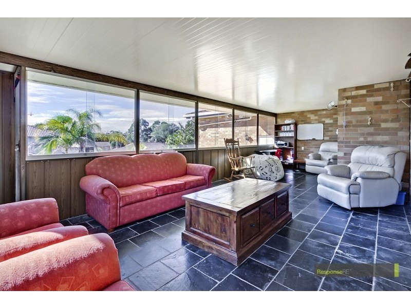 25 Holburn Crescent, Kings Langley NSW 2147