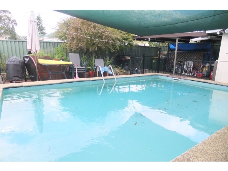 2 Derbyshire Avenue, Toongabbie NSW 2146