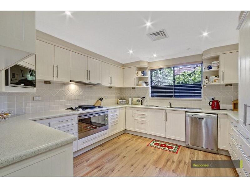 8 Amphitheatre Circuit, Baulkham Hills NSW 2153