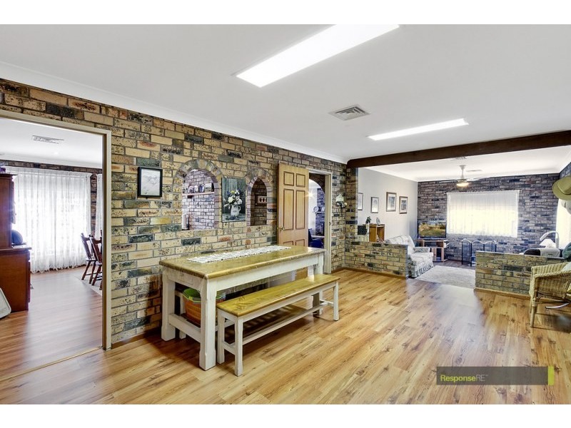 8 Amphitheatre Circuit, Baulkham Hills NSW 2153