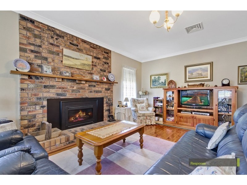 8 Amphitheatre Circuit, Baulkham Hills NSW 2153