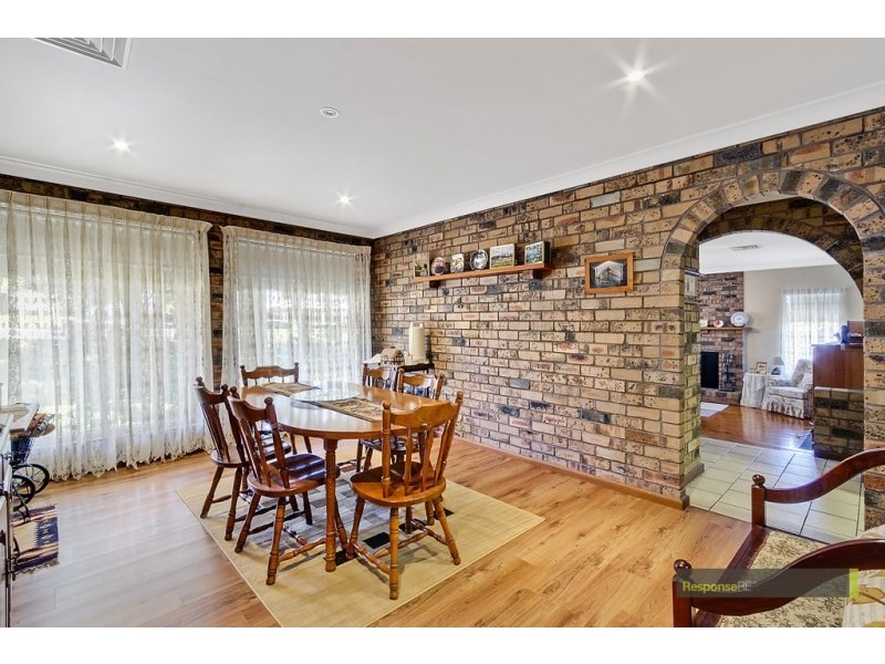 8 Amphitheatre Circuit, Baulkham Hills NSW 2153