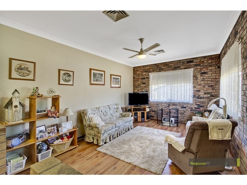 8 Amphitheatre Circuit, Baulkham Hills NSW 2153