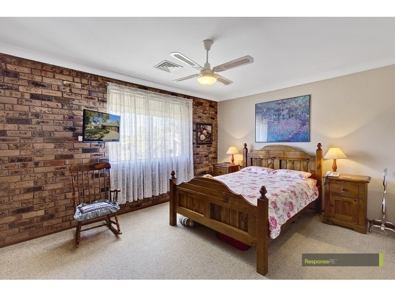 8 Amphitheatre Circuit, Baulkham Hills NSW 2153