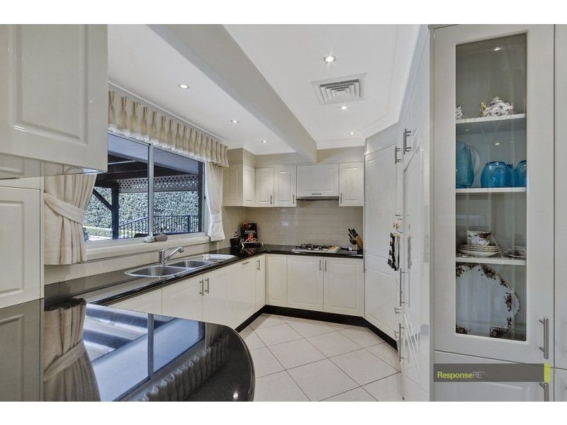 16 Cumberland Avenue, Castle Hill NSW 2154