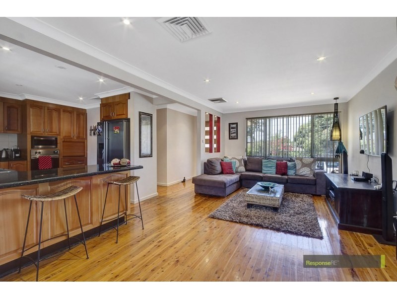 8 Huxley Drive, Winston Hills NSW 2153