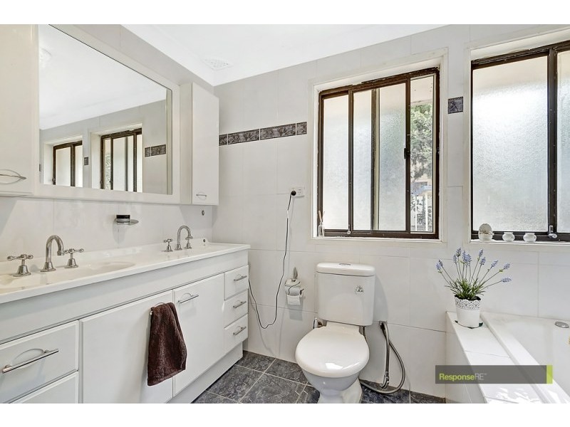 52 Plymouth Crescent, Kings Langley NSW 2147