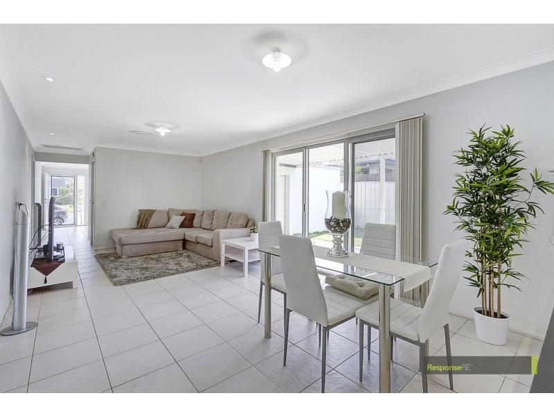 3 Hude Place, Stanhope Gardens NSW 2768