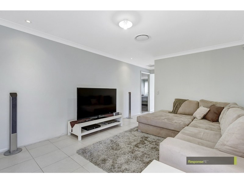 3 Hude Place, Stanhope Gardens NSW 2768