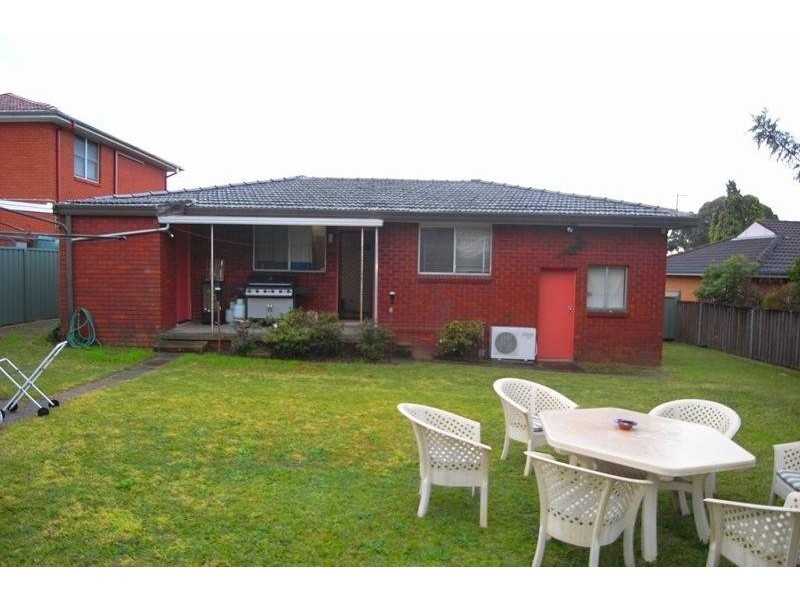 18 Mulheron Avenue, Baulkham Hills NSW 2153