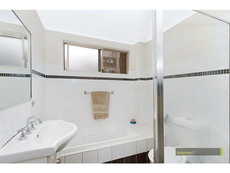 2/2 Wentworth Avenue, Toongabbie NSW 2146