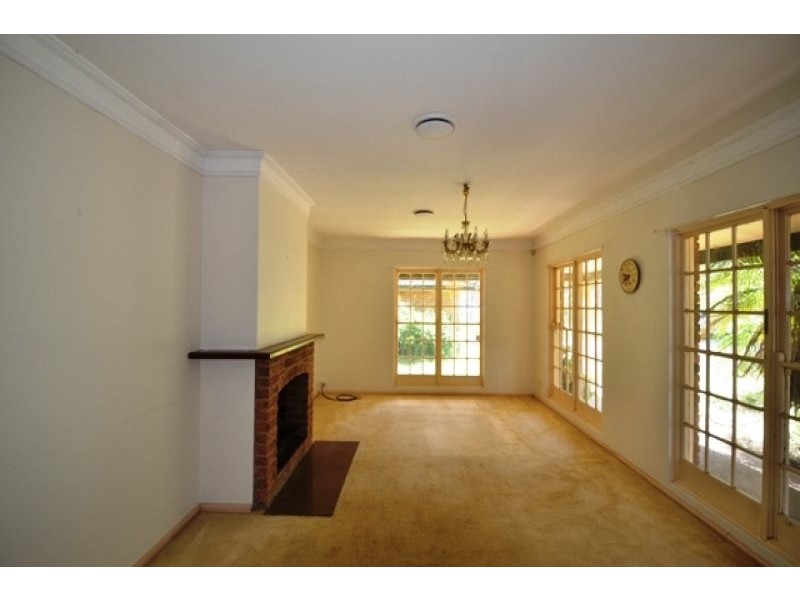 33 Spurway Drive, Baulkham Hills NSW 2153