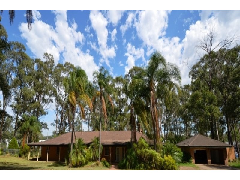 33 Spurway Drive, Baulkham Hills NSW 2153