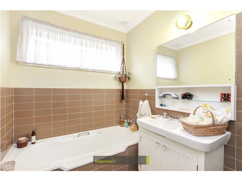 8 Roxborough Park Road, Baulkham Hills NSW 2153