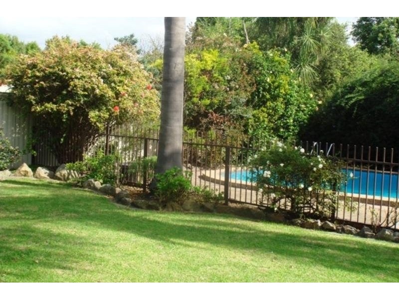 33 Middleton Avenue, Castle Hill NSW 2154