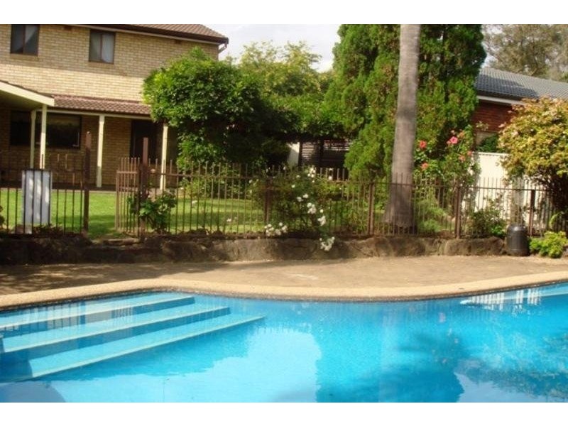 33 Middleton Avenue, Castle Hill NSW 2154