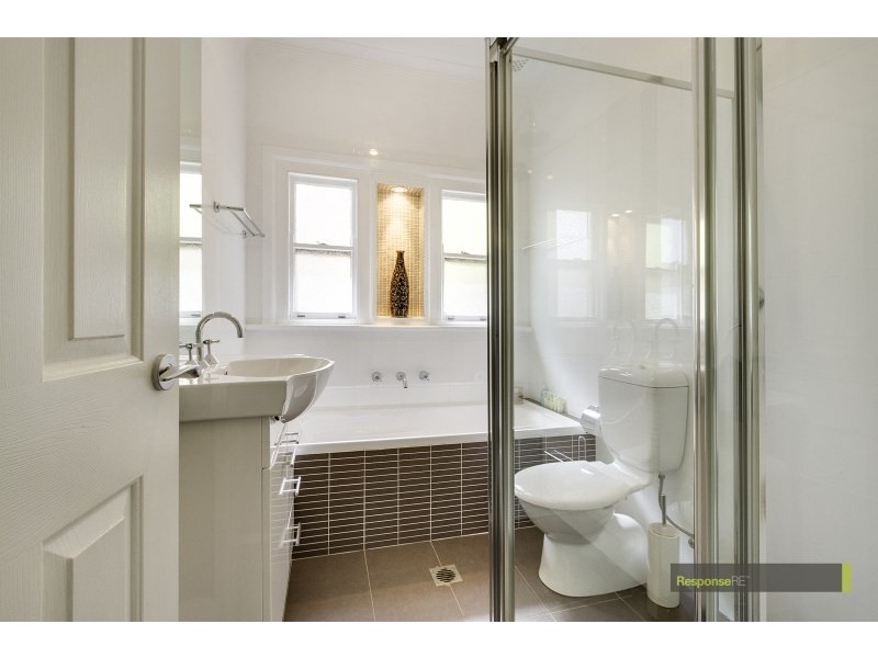 6 Balmoral Road, Northmead NSW 2152