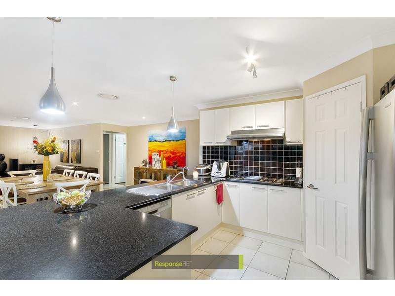 37 Rebellion Circuit, Beaumont Hills NSW 2155