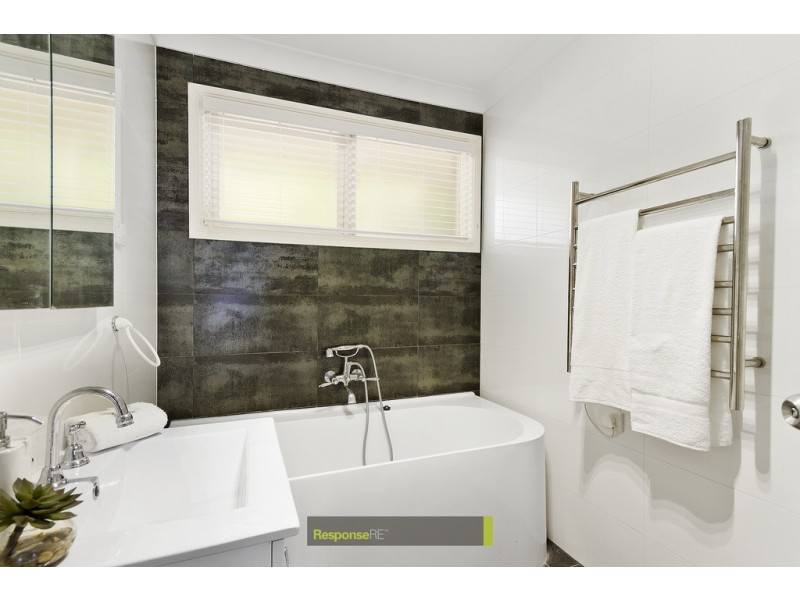 6 Frensham Place, Dural NSW 2158