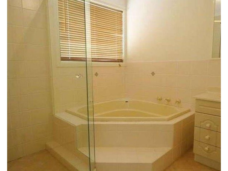 1 Zane Close, Bella Vista NSW 2153