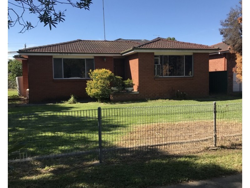 25 Tichborne Drive, Quakers Hill NSW 2763