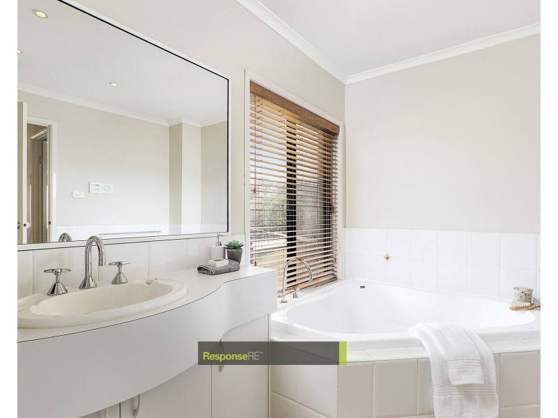 8 Fairmont Avenue, Bella Vista NSW 2153