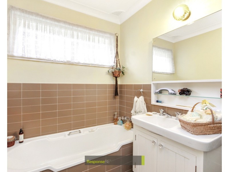 8 Roxborough Park Road, Baulkham Hills NSW 2153