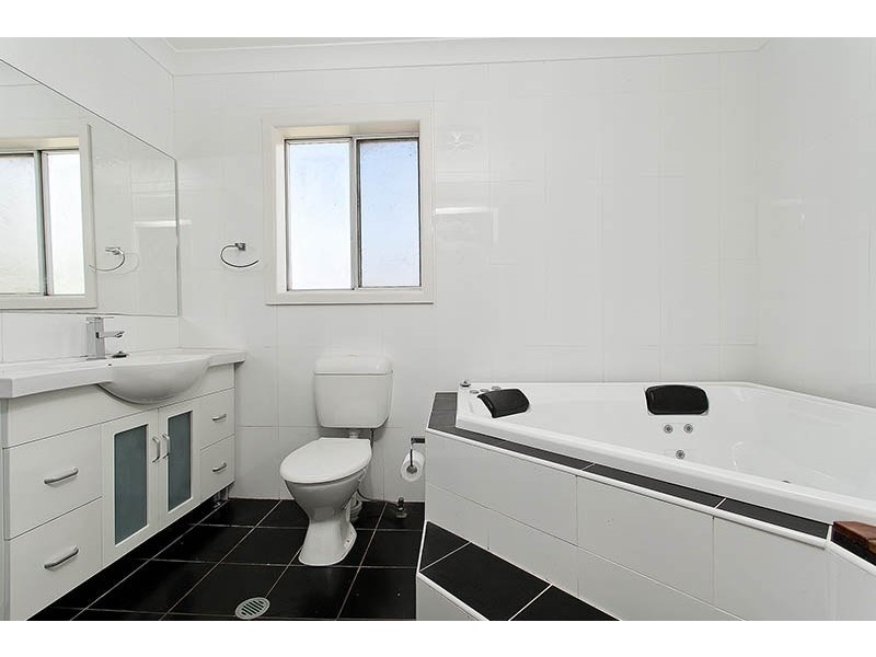 Lake Heights NSW 2502