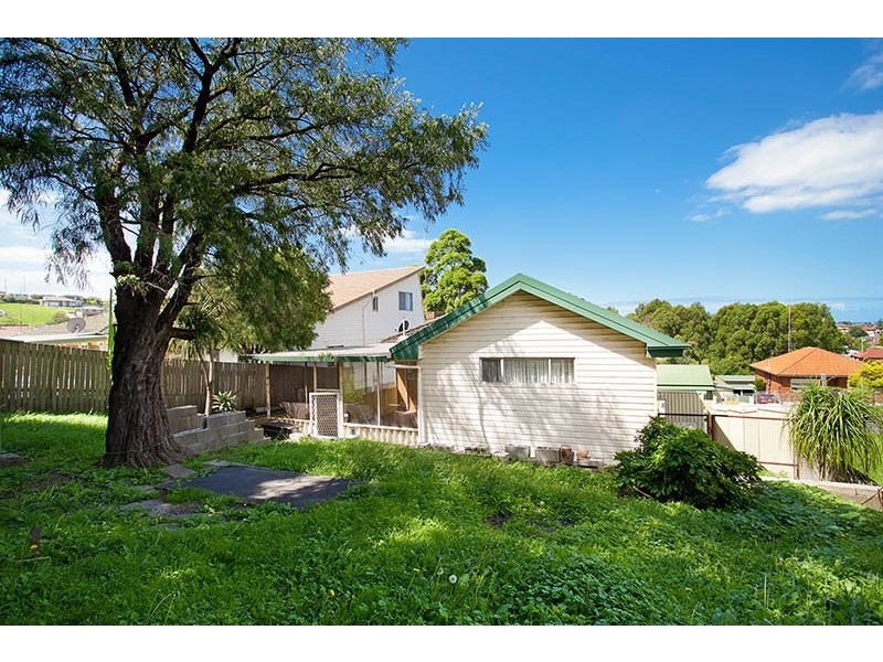 Lake Heights NSW 2502