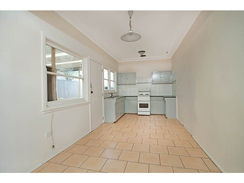 Lake Heights NSW 2502