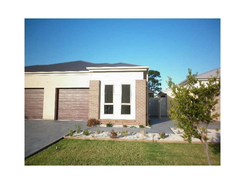 1/5 Banksia Street, Albion Park Rail NSW 2527