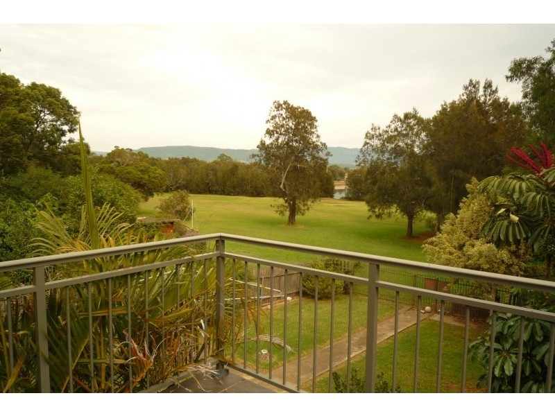 9 Horsley Road, Oak Flats NSW 2529